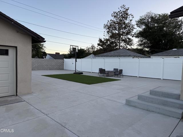 Building Photo - 1075 Chevron Ct