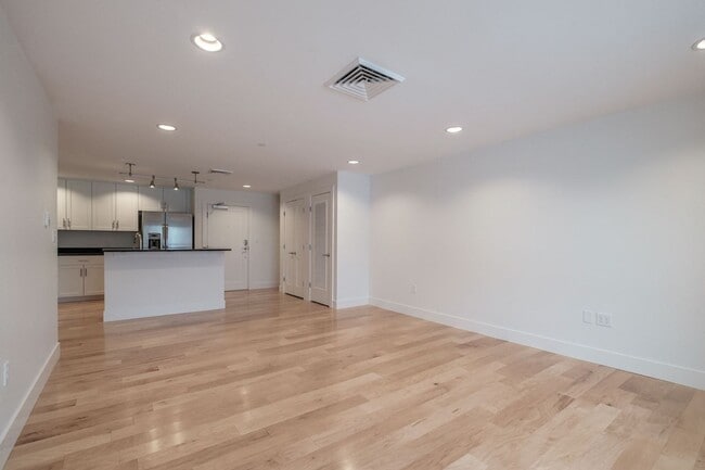 Building Photo - 2BR/2BA Old Port Condo Onsite Parking Available, Fitness Room and Elevator
