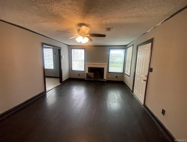 Building Photo - 3577 Whiting Ave