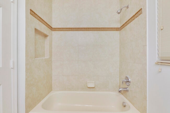 Building Photo - 11351 Majestic Acres Terrace