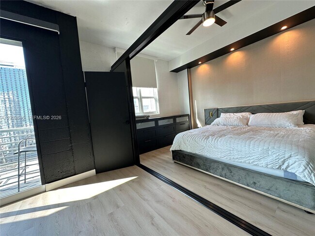 Building Photo - 234 NE 3rd St