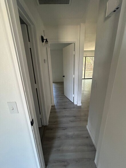 Building Photo - 8216 Elkridge Ave