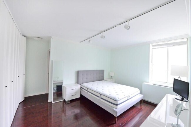Building Photo - 1 bedroom in New York NY 10065