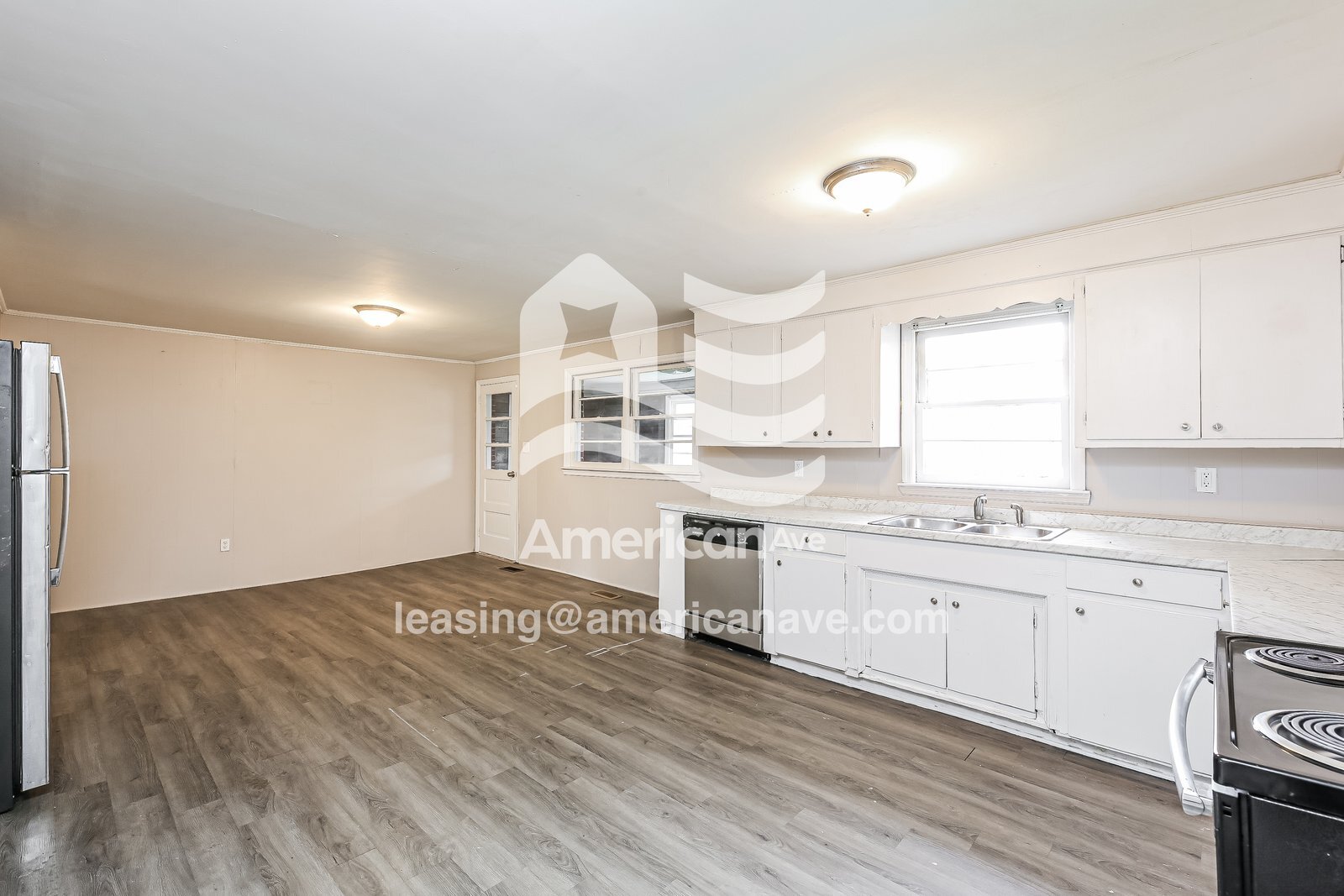 Building Photo - 115 S 1659