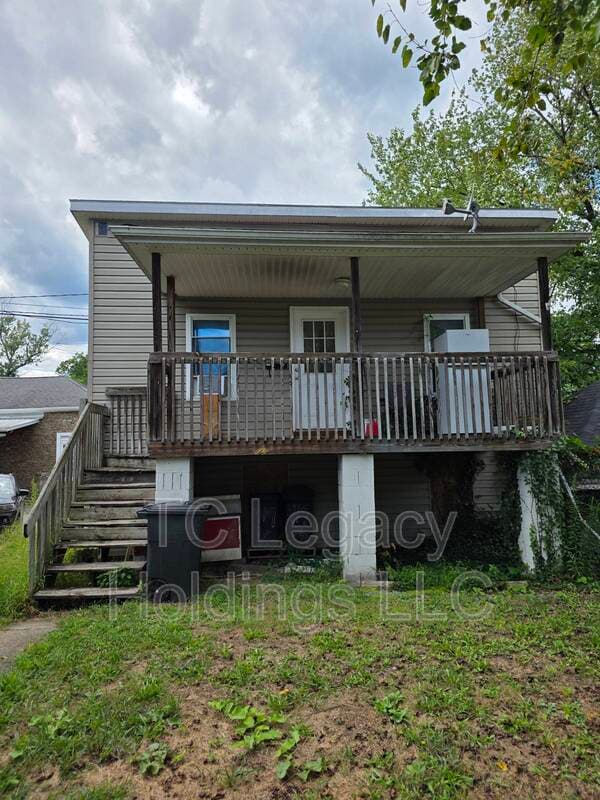 Building Photo - 419 1/2 Walnut Ave