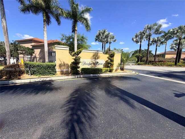 Building Photo - 4110 NE 22nd Ct