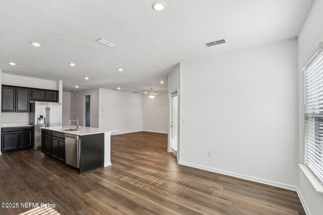Building Photo - 134 River Mist Dr