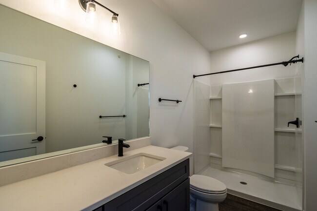 Building Photo - 1920 Edwards St