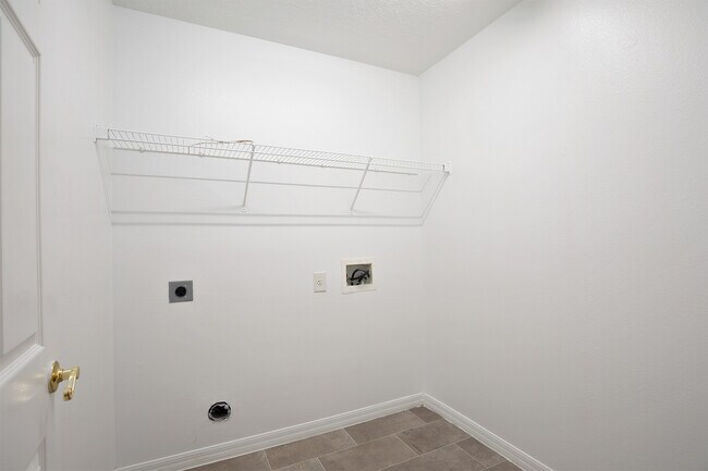 Building Photo - 13754 Amelia Pond Dr