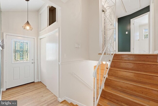 Building Photo - 11317 College View Dr