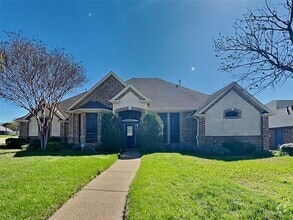 Building Photo - 1026 Belmont Dr