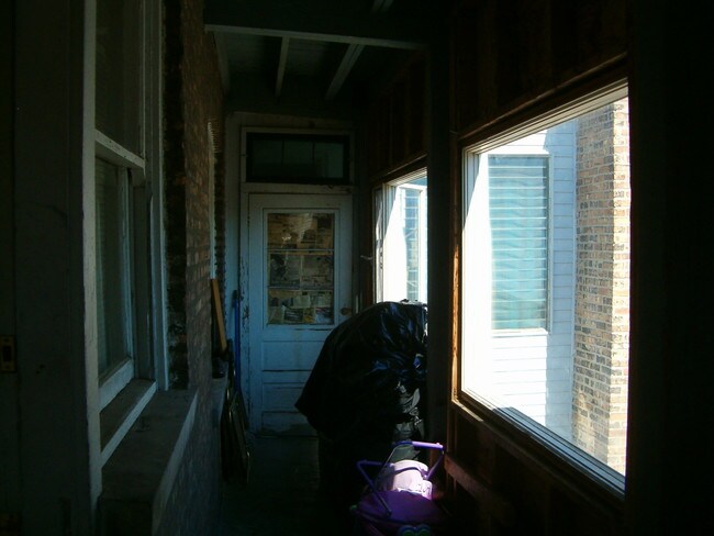 Building Photo - 6201-6203 S Troy St