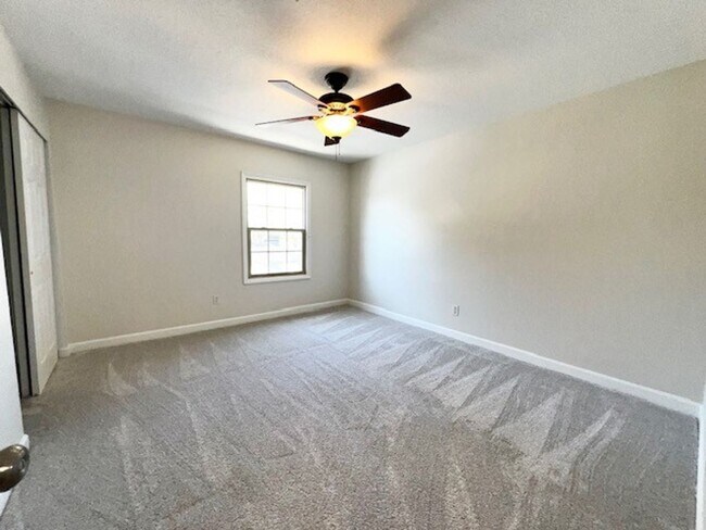 Building Photo - 2X2.5 -MOVE IN NOW! NEW LVP FLOORING ON 1ST FLOOR! NEW CARPET ON 2ND FLOOR! WATER VIEWS! CALL TOD...