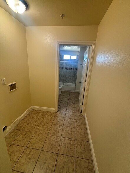 Building Photo - 4520 Cimarron St