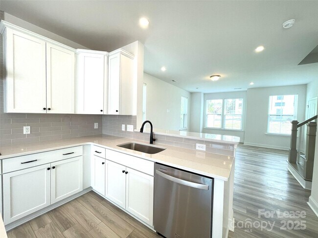 Building Photo - 5005 Layman Dr