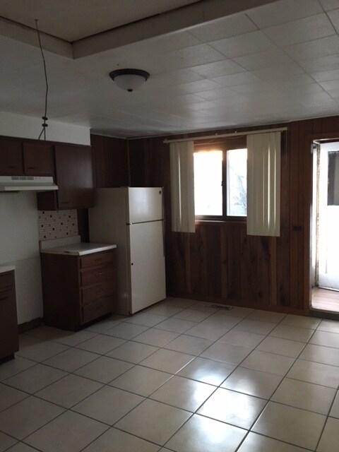 Building Photo - Spacious 3 Bedroom Single Family Home -