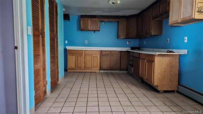 Building Photo - 225 Monhagen Ave