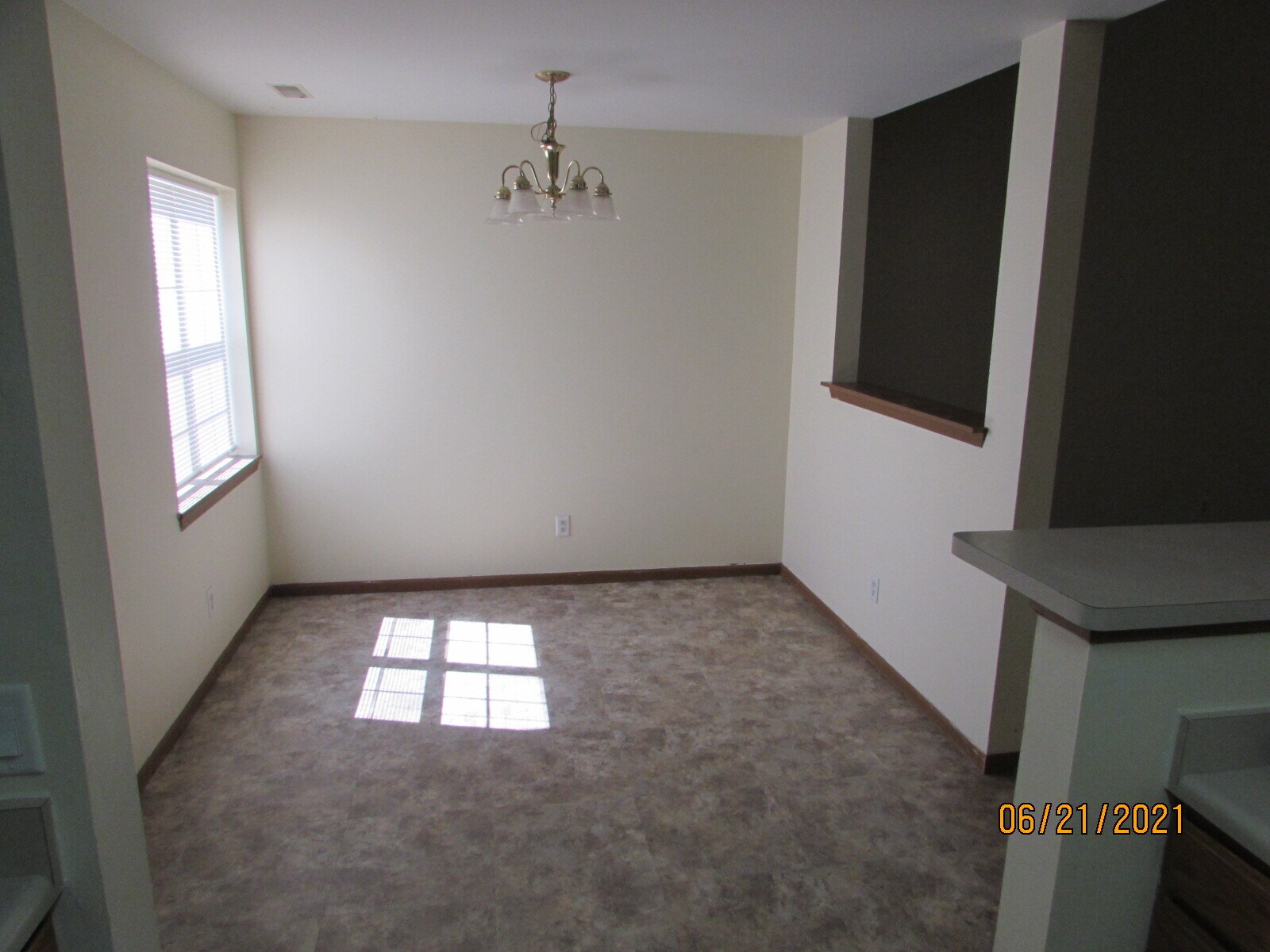 Dining Room - 10 Woodridge Ct