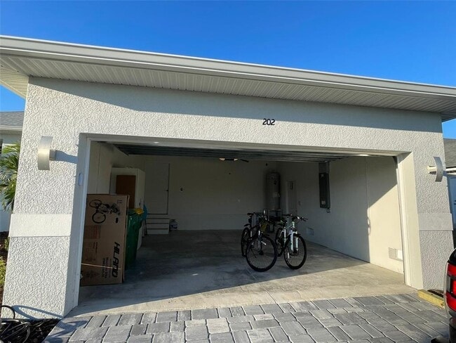 Building Photo - 202 Long Meadow Ln S
