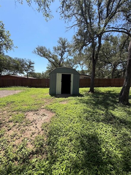 Building Photo - 175 Scarlet Oaks Dr
