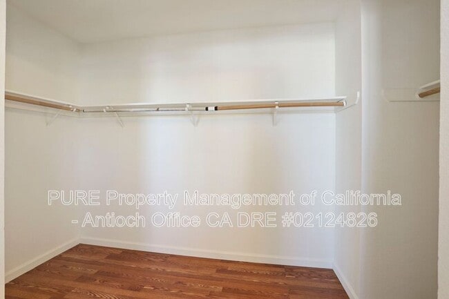 Building Photo - 2304 Yorkshire Ct