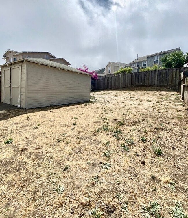 Building Photo - Nice 2 bed 1 bath House in Richmond with Garage - COMING SOON !!