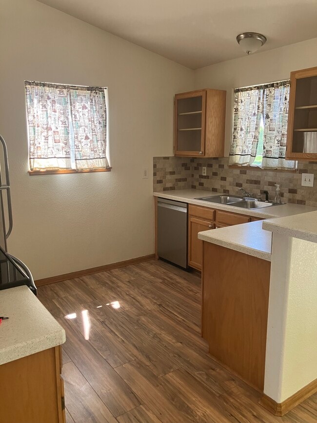 Building Photo - 160 Emilio Court