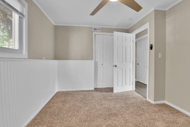 Building Photo - $2,995 - 4 Bed, 2 Bath Home in Aurora with...