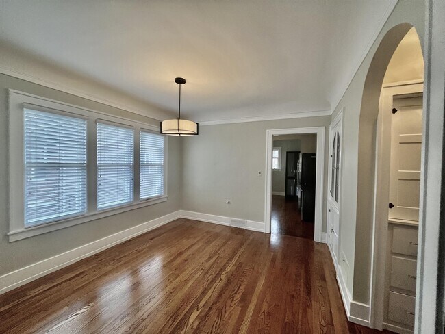 Building Photo - 406 Edmund Ave