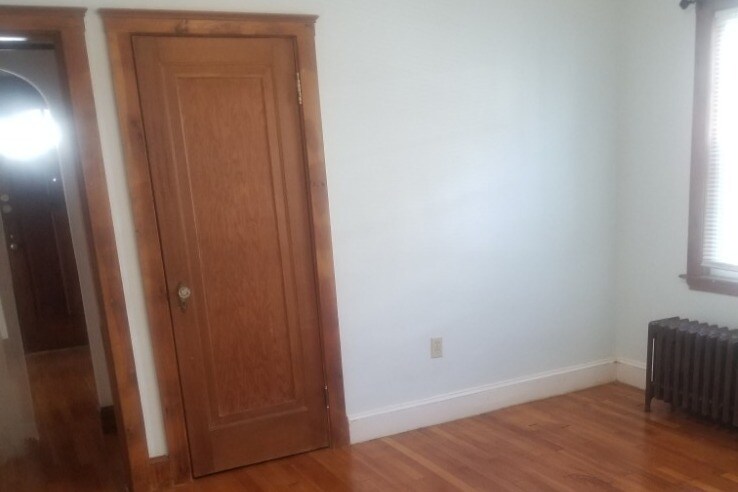 Building Photo - 33 Amsden St