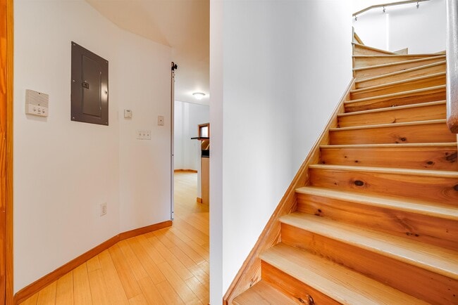 Building Photo - 416 63rd St