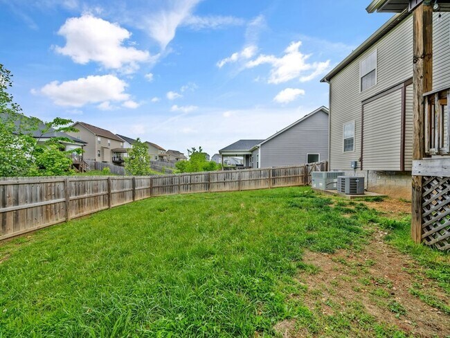 Building Photo - 543 Woodtrace Dr