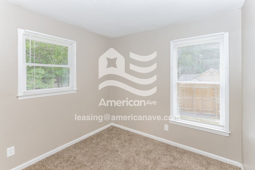 Building Photo - 145 Briarwood Cir