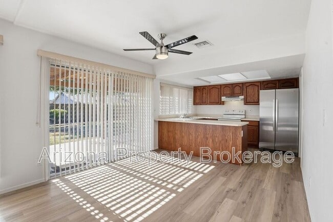 Building Photo - 2325 W Stottler Dr