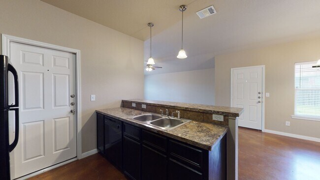 Building Photo - BEAUTIFUL DUPLEX IN HARKER HEIGHTS!!!