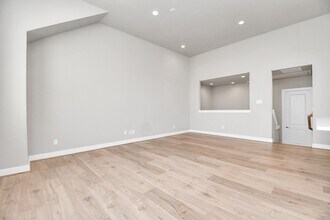 Building Photo - 1105 Olivier Ln