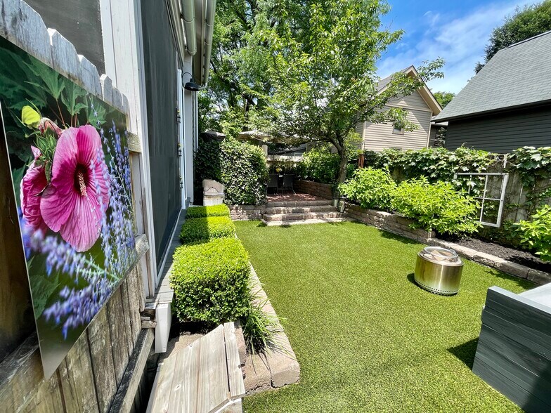 Building Photo - 196 E Columbus St