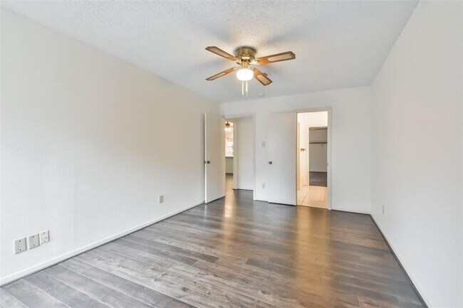 Building Photo - 10306 Wayward Wind Ln