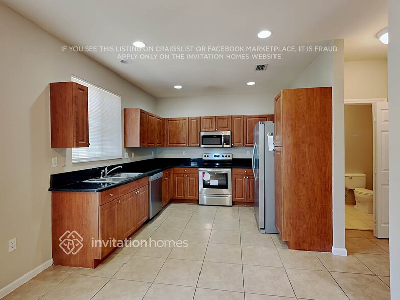 Building Photo - 3306 NW 31st Terrace