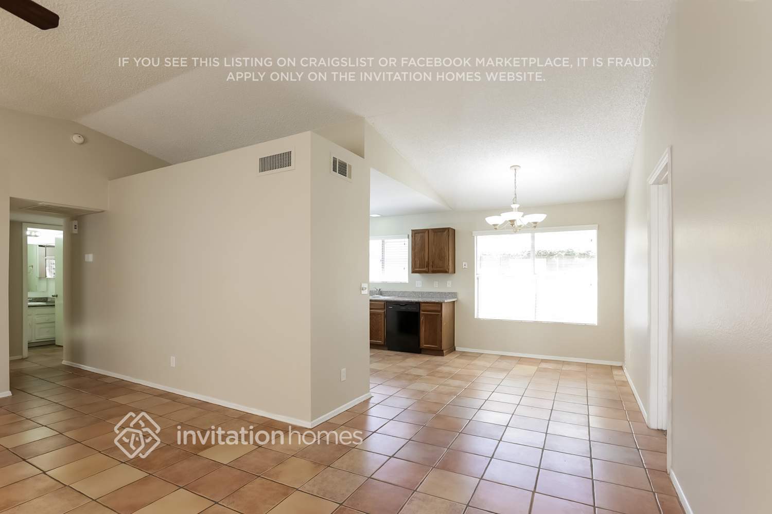 Building Photo - 630 E Jensen St