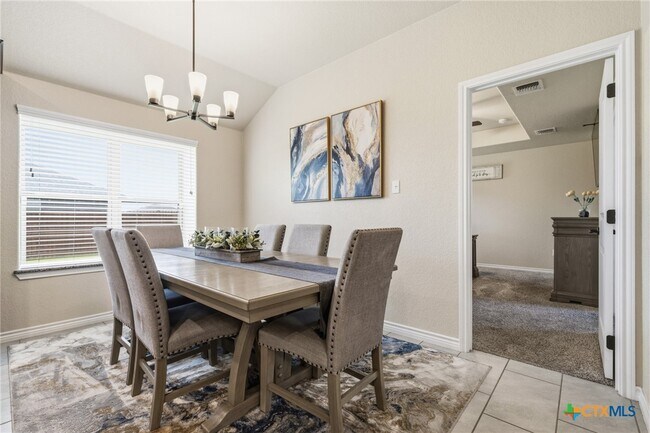Building Photo - 2509 Meadow Lark Dr