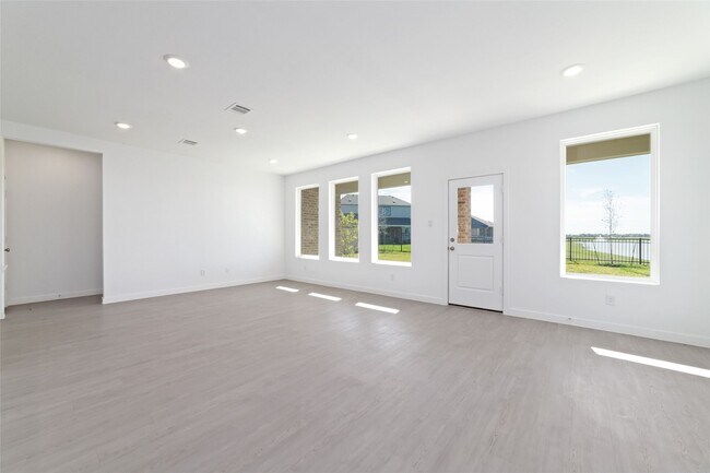 Building Photo - 3037 Avenida Sonoma Dr