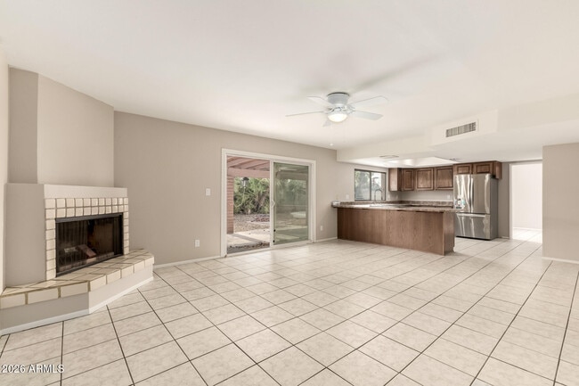 Building Photo - 4731 W Shaw Butte Dr