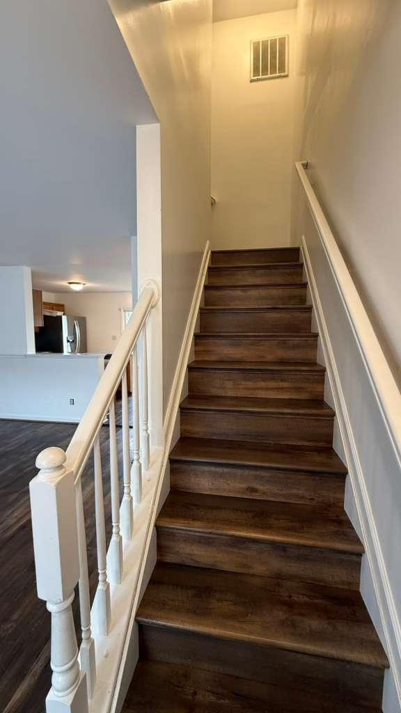 Building Photo - 1029 Aztec Dr