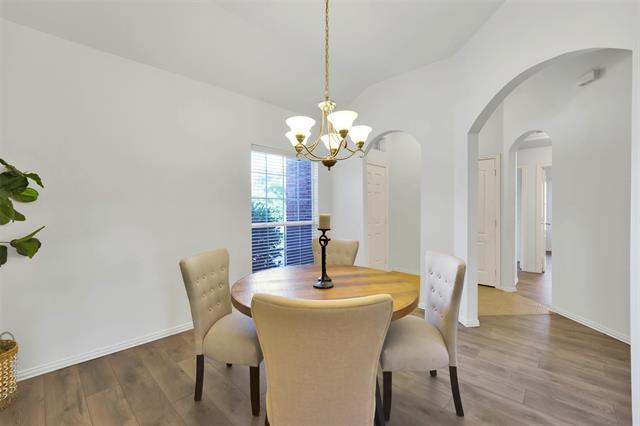 Building Photo - 2309 Trickling Creek Dr