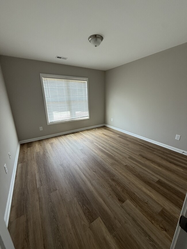 Building Photo - 104 Berkshire Cir