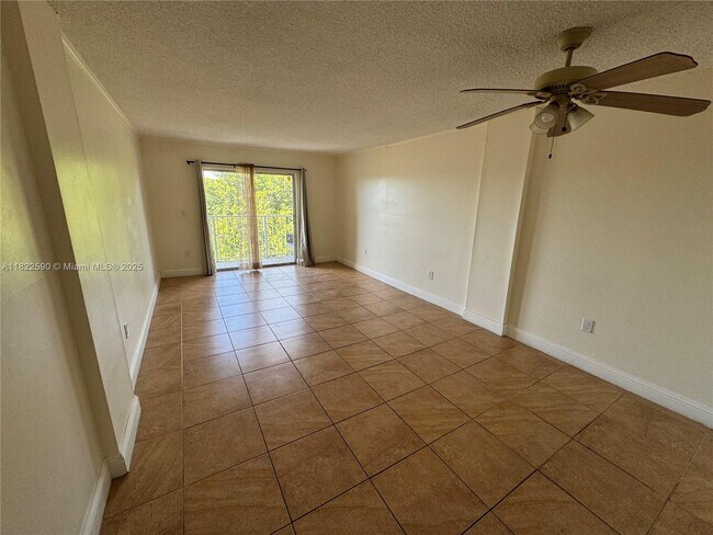 Building Photo - 1085 W 68th St