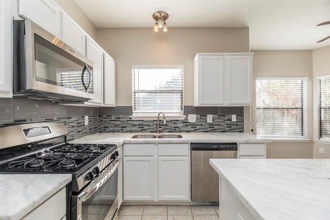 Building Photo - 13110 Mills River St