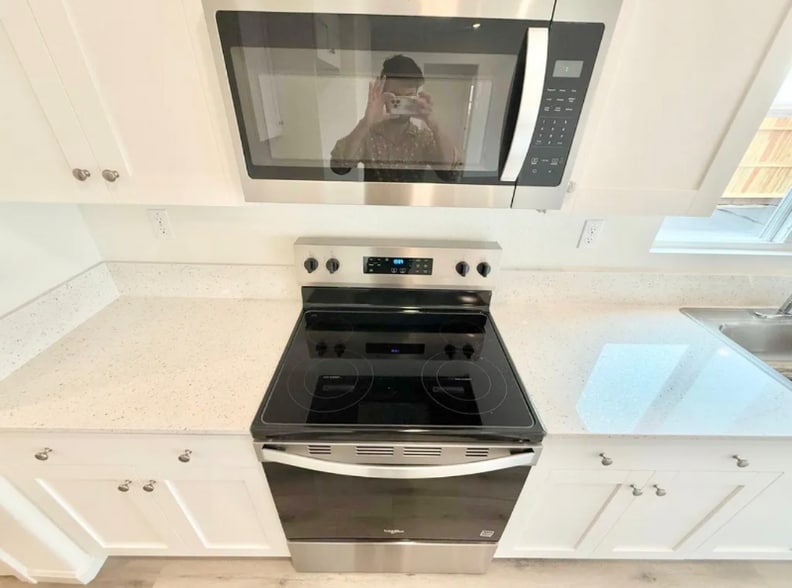 Building Photo - 2476 Cellar St