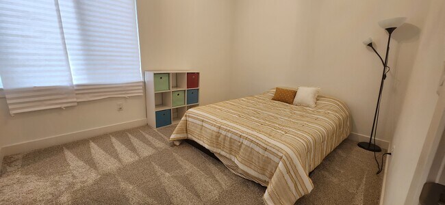 Building Photo - 2702 N Eagle St